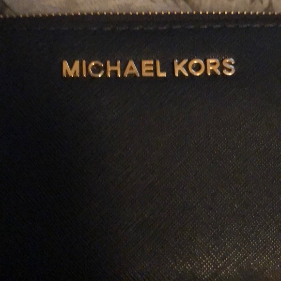 Authentic Michael Kors Leather Wallet - Picture 8 of 8
